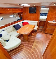 Noleggio imbarcazione in Toscana :: Bavaria 37 Sport HT