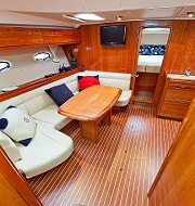 Yacht charter Italy Toscana :: Bavaria 37 Sport HT